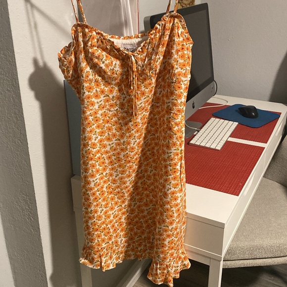 Princess Polly summer floral dress - Picture 4 of 11